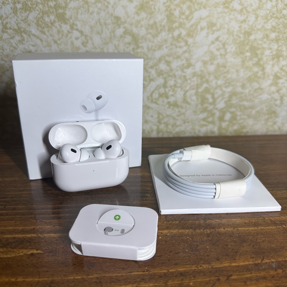 Apple Airpods with Charging Case